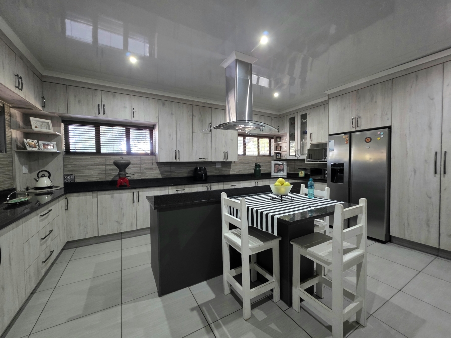 4 Bedroom Property for Sale in Jan Cillierspark Free State